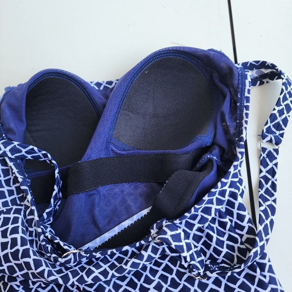 L.L. Bean Women’s Navy Blue White Geo Print Swimsuit Square Neck UPF 50+ Sz 4 - Picture 10 of 12